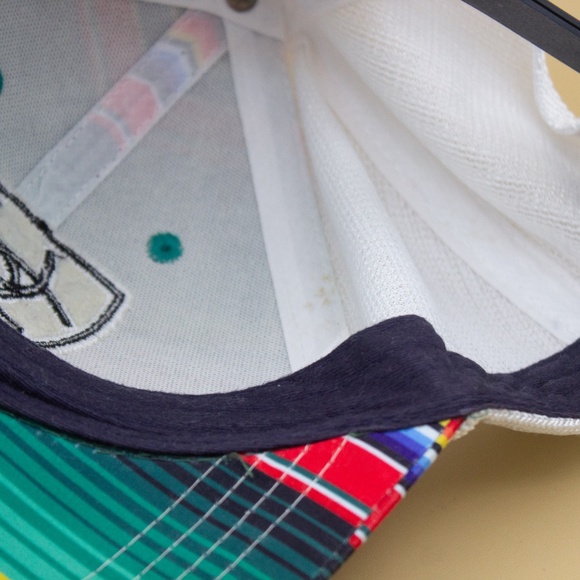 Ariat Serape Striped Mesh Snap Back Baseball Cap Women's Size OSFM - Picture 6 of 7